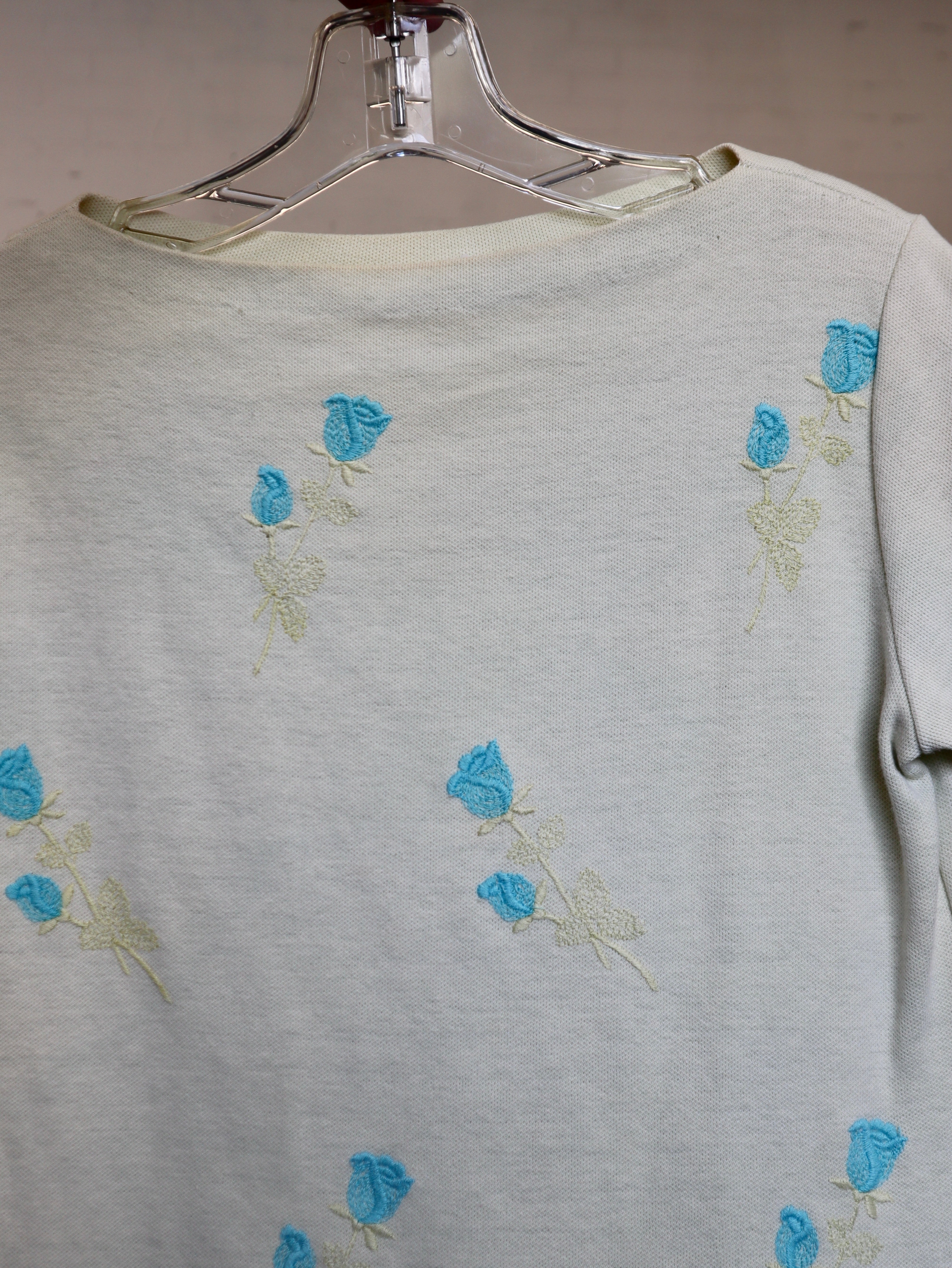 VTG 60s/70s EMBROIDERED ROSES TEE